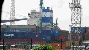 A file photo of Kolkata Port. The shipping ministry has set up a panel comprising chairmen of the Cochin, Paradip and VO Chidambaranar ports to work out an amicable settlement to the issue.(Indranil Bhoumik/Mint) A file photo of Kolkata Port. The shipping ministry has set up a panel comprising chairmen of the Cochin, Paradip and VO Chidambaranar ports to work out an amicable settlement to the issue.(Indranil Bhoumik/Mint)