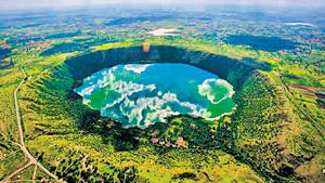 State tourism minister Aaditya Thackeray also shared a photograph of the site taken by chief minister (CM) Uddhav Thackeray and said the CM had been pushing for tourism at Lonar.(UDDHAV THACKERAY) State tourism minister Aaditya Thackeray also shared a photograph of the site taken by chief minister (CM) Uddhav Thackeray and said the CM had been pushing for tourism at Lonar.(UDDHAV THACKERAY)