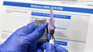 Merkel said Saturday in her weekly video address that staff and residents of nursing homes will “receive priority” as soon as a vaccine is available.(AP) Merkel said Saturday in her weekly video address that staff and residents of nursing homes will “receive priority” as soon as a vaccine is available.(AP)