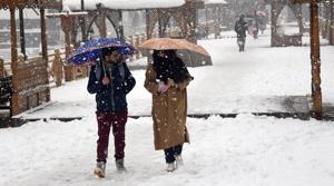 In snowed in many parts of Kashmir over the weekend.(ANI FILE PHOTO) In snowed in many parts of Kashmir over the weekend.(ANI FILE PHOTO)