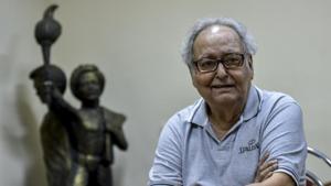 Bengali actor Soumitra Chatterjee died in Kolkata on Sunday.(Kunal Patil/HT Photo) Bengali actor Soumitra Chatterjee died in Kolkata on Sunday.(Kunal Patil/HT Photo)