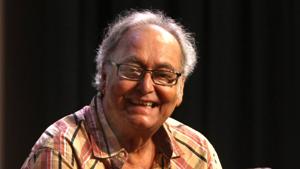 Veteran actor Soumitra Chatterjee in an event at ICCR in Kokata, West Bengal, India on July 11, 2011 (Photo by Samir Jana/HT Archive) Veteran actor Soumitra Chatterjee in an event at ICCR in Kokata, West Bengal, India on July 11, 2011 (Photo by Samir Jana/HT Archive)