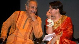 Veteran Bengali actor Soumitra Chatterjee in conversation with Sharmila Tagore. He and Tagore had made their debuts in Ray’s film in year 1959(ANI File Photo) Veteran Bengali actor Soumitra Chatterjee in conversation with Sharmila Tagore. He and Tagore had made their debuts in Ray’s film in year 1959(ANI File Photo)