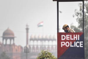 On Diwali day and days preceding it, the police registered a total of 1,292 cases and held 926 people. In contrast, last Diwali season, the police had registered 433 cases and arrested 261 people.(Sanchit Khanna/HT PHOTO) On Diwali day and days preceding it, the police registered a total of 1,292 cases and held 926 people. In contrast, last Diwali season, the police had registered 433 cases and arrested 261 people.(Sanchit Khanna/HT PHOTO)