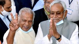 JD(U) chief Nitish Kumar and HAM(S) president Jitan Ram Manjhi after meeting Bihar Governor Fagu Chauhan, in Patna on November 15.(PTI) JD(U) chief Nitish Kumar and HAM(S) president Jitan Ram Manjhi after meeting Bihar Governor Fagu Chauhan, in Patna on November 15.(PTI)
