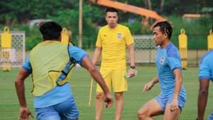 Sergio Lobera in a training session.(Mumbai City FC) Sergio Lobera in a training session.(Mumbai City FC)