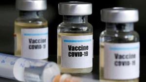 The US Food and Drug Agency may approve both the Moderna and Pfizer-BioNTech vaccines early next month.(REUTERS) The US Food and Drug Agency may approve both the Moderna and Pfizer-BioNTech vaccines early next month.(REUTERS)