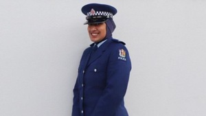 Zeena Ali, New Zealand Police’s first member to wear a specially designed hijab hopes that this will encourage more women to join the police.(Image via Instagram/New Zealand police) Zeena Ali, New Zealand Police’s first member to wear a specially designed hijab hopes that this will encourage more women to join the police.(Image via Instagram/New Zealand police)