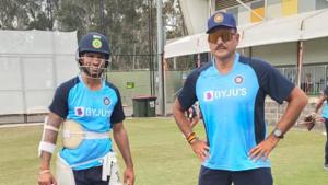 Indian head coach Ravi Shastri with Shikhar Dhawan(Twitter) Indian head coach Ravi Shastri with Shikhar Dhawan(Twitter)