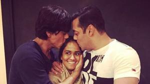 Shah Rukh Khan and Salman Khan put an end to the animosity between them at Arpita Khan and Aayush Sharma’s wedding . Shah Rukh Khan and Salman Khan put an end to the animosity between them at Arpita Khan and Aayush Sharma’s wedding .