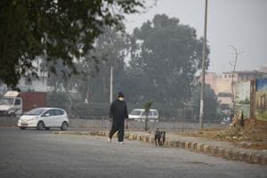 Experts said that Gurugram’s higher AQI was the result of prevailing wind patterns.(Hindustan Times | Parveen Kumar) Experts said that Gurugram’s higher AQI was the result of prevailing wind patterns.(Hindustan Times | Parveen Kumar)