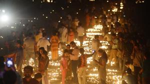 Dev Deepawali is considered to be a festival of the deities, who are believed to descend on the holy ghats of the Ganges on the auspicious occasion of Kartik Purnima.(AFP) Dev Deepawali is considered to be a festival of the deities, who are believed to descend on the holy ghats of the Ganges on the auspicious occasion of Kartik Purnima.(AFP)