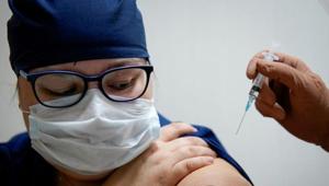 FILE PHOTO: A medic of the regional hospital receives Russia's "Sputnik V" vaccine shot against the coronavirus disease (Covid-19) in Tver, Russia October 12, 2020 (REUTERS/Tatyana Makeyeva/File Photo) FILE PHOTO: A medic of the regional hospital receives Russia's "Sputnik V" vaccine shot against the coronavirus disease (Covid-19) in Tver, Russia October 12, 2020 (REUTERS/Tatyana Makeyeva/File Photo)