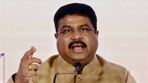 In a letter, Union Minister Dharmendra Pradhan wrote to Odisha Chief minister Naveen Patnaik to convene an all party-meeting over border disputes with neighbouring states.(PTI) In a letter, Union Minister Dharmendra Pradhan wrote to Odisha Chief minister Naveen Patnaik to convene an all party-meeting over border disputes with neighbouring states.(PTI)