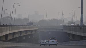 As many as 50 of the 61 analysed cities show nitrogen dioxide reductions between 20-50 per cent.(Sanjeev Verma/HT PHOTO) As many as 50 of the 61 analysed cities show nitrogen dioxide reductions between 20-50 per cent.(Sanjeev Verma/HT PHOTO)