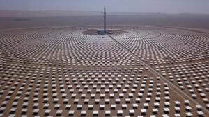 This file photo taken on September 2, 2018 shows a view of the 100-megawatt molten-salt solar thermal power plant in Dunhuang in China's northwestern Gansu province.(AFP/ FILE) This file photo taken on September 2, 2018 shows a view of the 100-megawatt molten-salt solar thermal power plant in Dunhuang in China's northwestern Gansu province.(AFP/ FILE)