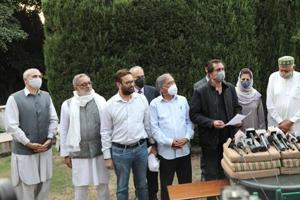 Leaders of the People's Alliance for Gupkar Declaration address a press conference after their meeting at Bathindi in Jammu on November 7.(PTI) Leaders of the People's Alliance for Gupkar Declaration address a press conference after their meeting at Bathindi in Jammu on November 7.(PTI)