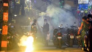 Professor Dhaka said immediately after Diwali even as rain and easterly winds cleaned up the air, and the air quality index moved from ”severe” to ”poor”, PM1 gained in density.(Raj K Raj/HT Photo) Professor Dhaka said immediately after Diwali even as rain and easterly winds cleaned up the air, and the air quality index moved from ”severe” to ”poor”, PM1 gained in density.(Raj K Raj/HT Photo)