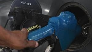 Diesel rates went up from Rs 70.68 to Rs 70.88 per litre.(Vipin Kumar/HT PHOTO) Diesel rates went up from Rs 70.68 to Rs 70.88 per litre.(Vipin Kumar/HT PHOTO)