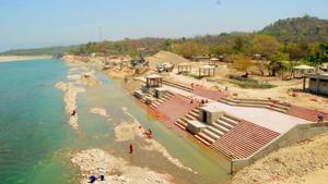 The sage and seer community has been demanding the restoration of Ganga’s status at Haridwar for a long time..(HT Photo) The sage and seer community has been demanding the restoration of Ganga’s status at Haridwar for a long time..(HT Photo)