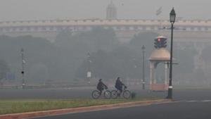 The Delhi government, as part of its anti-pollution campaign this year has identified road dust as a primary contributor to local pollution.(PTI) The Delhi government, as part of its anti-pollution campaign this year has identified road dust as a primary contributor to local pollution.(PTI)
