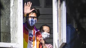 Comedian Bharti Singh and her husband Harsh Limbachiya being produced at Killa Court by Narcotics Control Bureau officers, in Mumbai, Sunday, Nov. 22, 2020.(PTI) Comedian Bharti Singh and her husband Harsh Limbachiya being produced at Killa Court by Narcotics Control Bureau officers, in Mumbai, Sunday, Nov. 22, 2020.(PTI)