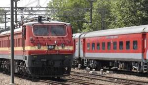 The boy and his friends were taking pictures of trains from railway tracks.(Representative image/HT PHOTO) The boy and his friends were taking pictures of trains from railway tracks.(Representative image/HT PHOTO)