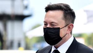 Elon Musk wears a protective mask as he arrives to attend a meeting with the leadership of the conservative CDU/CSU parliamentary group in Berlin.(Reuters Photo) Elon Musk wears a protective mask as he arrives to attend a meeting with the leadership of the conservative CDU/CSU parliamentary group in Berlin.(Reuters Photo)
