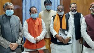 BJP’s Vijay Kumar Sinha, the man in the middle. BJP’s Vijay Kumar Sinha, the man in the middle.