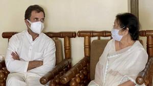 Congress leader Rahul Gandhi meets Dolly Gogoi, the wife of former Assam chief minister Tarun Gogoi, at their residence in Guwahati on Wednesday.(PTI PHOTO.) Congress leader Rahul Gandhi meets Dolly Gogoi, the wife of former Assam chief minister Tarun Gogoi, at their residence in Guwahati on Wednesday.(PTI PHOTO.)