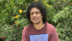 Papon is enjoying doing household chores which he “missed” and experiencing the village life with his kids. Papon is enjoying doing household chores which he “missed” and experiencing the village life with his kids.