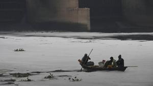 “Water may be available at low pressure till the ammonia level in the river reduces to a treatable limit,” the Delhi Jal Board said in a statement.(Biplov Bhuyan/HT Photo) “Water may be available at low pressure till the ammonia level in the river reduces to a treatable limit,” the Delhi Jal Board said in a statement.(Biplov Bhuyan/HT Photo)