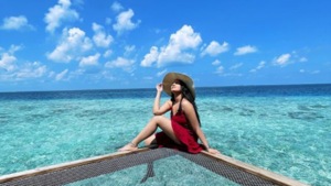 Sonakshi Sinha shares another gorgeous picture from the Maldives before heading home. Sonakshi Sinha shares another gorgeous picture from the Maldives before heading home.