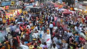 People throng a market to shop on the eve of Diwali, amidst the spread of Covid-19 in Mumbai. For its part, the government expanded fiscal stimulus to 15% of the economy, with most measures related to credit guarantee programs.(REUTERS) People throng a market to shop on the eve of Diwali, amidst the spread of Covid-19 in Mumbai. For its part, the government expanded fiscal stimulus to 15% of the economy, with most measures related to credit guarantee programs.(REUTERS)