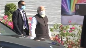 Prime Minister Narendra Modi arrives at Zydus Cadila’s plant in Changodar industrial area near Ahmedabad city.(ANI) Prime Minister Narendra Modi arrives at Zydus Cadila’s plant in Changodar industrial area near Ahmedabad city.(ANI)