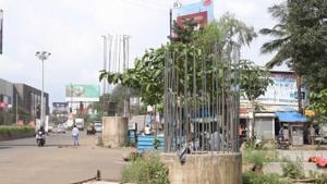 Work on the stalled Palava Junction flyover in Kalyan will resume after CR’s nod for new plan.(HT PHOTORishikesh Choudhary/HT photo) Work on the stalled Palava Junction flyover in Kalyan will resume after CR’s nod for new plan.(HT PHOTORishikesh Choudhary/HT photo)