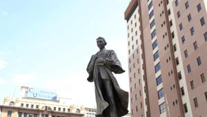 A statue of Mahatma Gandhi is seen at Gandhi Square in Johannesburg, South Africa, June 11, 2020.(REUTERS/ FILE) A statue of Mahatma Gandhi is seen at Gandhi Square in Johannesburg, South Africa, June 11, 2020.(REUTERS/ FILE)