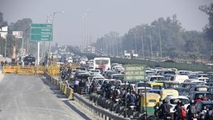 The officer said motorists could still enter Haryana through the Rajokri, Mahipalpur and Auchandi borders route or the Eastern Express Peripheral Highway towards Kundli.(HT Photo) The officer said motorists could still enter Haryana through the Rajokri, Mahipalpur and Auchandi borders route or the Eastern Express Peripheral Highway towards Kundli.(HT Photo)