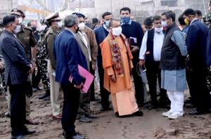 Uttar Pradesh chief minister Yogi Adityanath reviews preparations for Dev Deepawali celebrations on Friday, ahead of the two-day visit of Prime Minister Narendra Modi.(PTI) Uttar Pradesh chief minister Yogi Adityanath reviews preparations for Dev Deepawali celebrations on Friday, ahead of the two-day visit of Prime Minister Narendra Modi.(PTI)