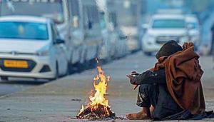 On Sunday, the Safdarjung Observatory recorded a minimum temperature of 7°C, three notches below normal. On Sunday, the Safdarjung Observatory recorded a minimum temperature of 7°C, three notches below normal.