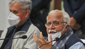 Haryana Chief Minister Manohar Lal Khattar speaks to media representatives on farmers' 'Delhi Chalo' protest march against the new farm laws, in Gurugram on Saturday.(PTI) Haryana Chief Minister Manohar Lal Khattar speaks to media representatives on farmers' 'Delhi Chalo' protest march against the new farm laws, in Gurugram on Saturday.(PTI)