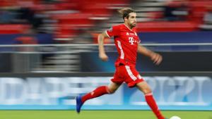 Soccer Football - European Super Cup - Bayern Munich v Sevilla - Puskas Arena, Budapest, Hungary - September 24, 2020. Bayern Munich's Javi Martinez Pool via REUTERS/Laszlo Balogh/File Photo(Pool via REUTERS) Soccer Football - European Super Cup - Bayern Munich v Sevilla - Puskas Arena, Budapest, Hungary - September 24, 2020. Bayern Munich's Javi Martinez Pool via REUTERS/Laszlo Balogh/File Photo(Pool via REUTERS)