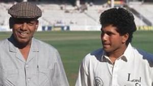 File photo of Sachin Tendulkar and his childhood coach Ramakant Achrekar.(Popperfoto/Getty Images) File photo of Sachin Tendulkar and his childhood coach Ramakant Achrekar.(Popperfoto/Getty Images)