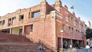 JNU students’ union (JNUSU) president Aishe Ghosh, a resident of Koyna hostel, also received a notice on Thursday.(File photo) JNU students’ union (JNUSU) president Aishe Ghosh, a resident of Koyna hostel, also received a notice on Thursday.(File photo)