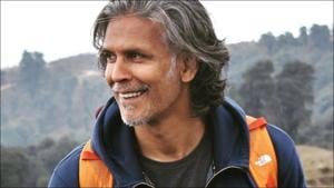 Milind Soman makes jaws drop as he nails a headstand in the backdrop of Mount Everest(Instagram/milindrunning) Milind Soman makes jaws drop as he nails a headstand in the backdrop of Mount Everest(Instagram/milindrunning)