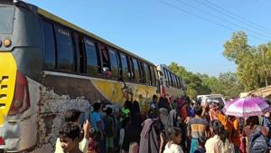 On Thursday, 11 passenger buses carrying the refugees left Cox’s Bazar on the way to the island, they camped overnight in school buildings in the southeastern city of Chittagong(REUTERS) On Thursday, 11 passenger buses carrying the refugees left Cox’s Bazar on the way to the island, they camped overnight in school buildings in the southeastern city of Chittagong(REUTERS)