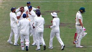 Mohammed Shami celebrates Pat Cummins’ dismissal.(Getty Images) Mohammed Shami celebrates Pat Cummins’ dismissal.(Getty Images)