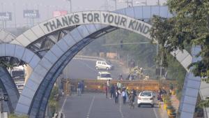Farmers closed Delhi-Noida gate at Noida Sector 14A on Saturday.(Photo by Sunil Ghosh / Hindustan Times) Farmers closed Delhi-Noida gate at Noida Sector 14A on Saturday.(Photo by Sunil Ghosh / Hindustan Times)