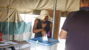 A voter at a polling station in Namibia on Nov 26, 2020.(@ECN_Namibia) A voter at a polling station in Namibia on Nov 26, 2020.(@ECN_Namibia)