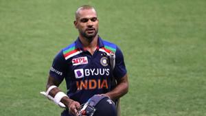 Shikhar Dhawan leaves the pitch after losing his wicket.(REUTERS) Shikhar Dhawan leaves the pitch after losing his wicket.(REUTERS)